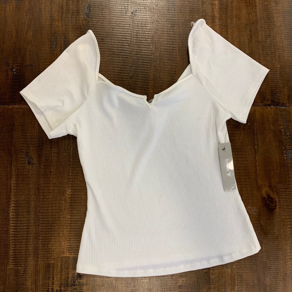 NWT slightly cropped top with ribbing detail